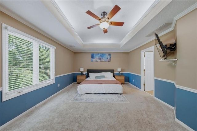 270 SE Sumpter Court, Lee's Summit, MO 64063