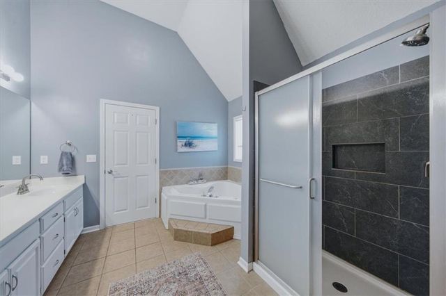 270 SE Sumpter Court, Lee's Summit, MO 64063