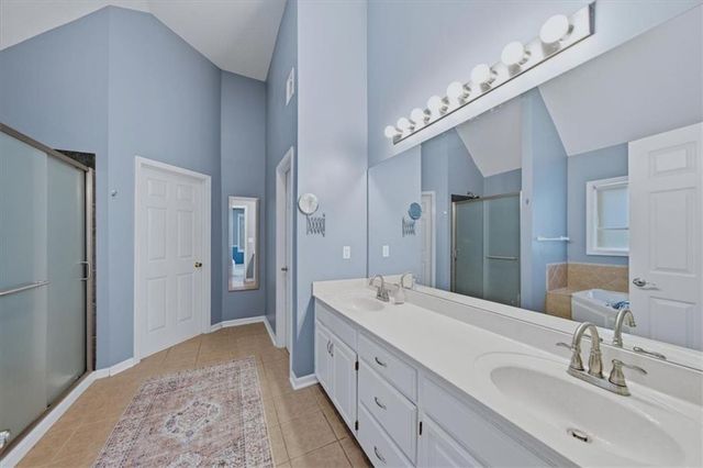 270 SE Sumpter Court, Lee's Summit, MO 64063