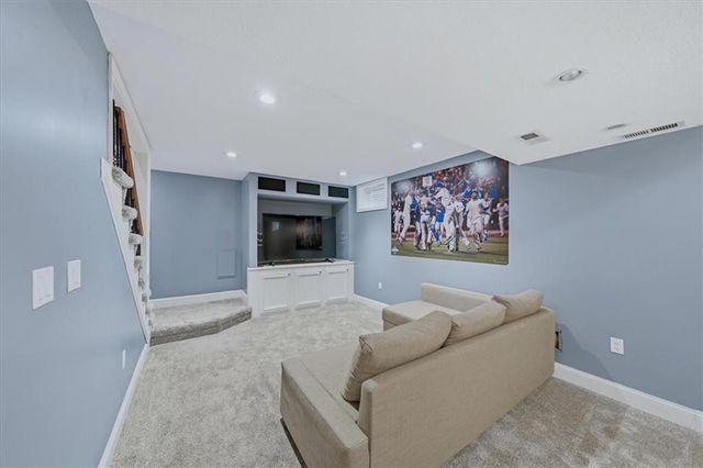 270 SE Sumpter Court, Lee's Summit, MO 64063
