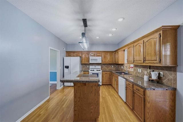 270 SE Sumpter Court, Lee's Summit, MO 64063