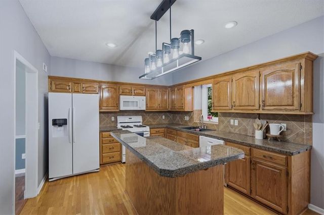 270 SE Sumpter Court, Lee's Summit, MO 64063