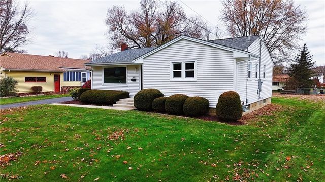 8010 Sigle Lane, Poland, OH 44514