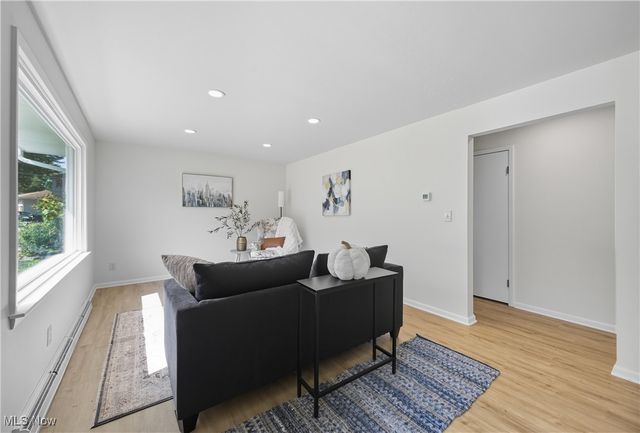 8010 Sigle Lane, Poland, OH 44514