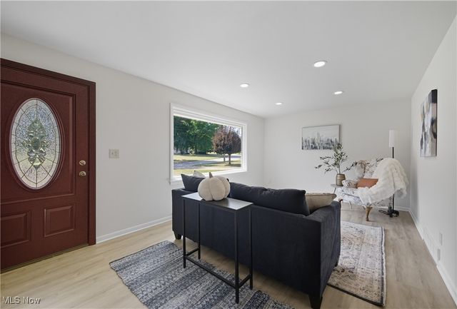 8010 Sigle Lane, Poland, OH 44514