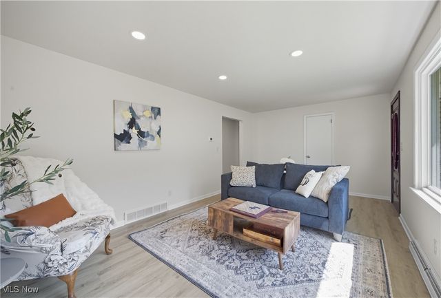 8010 Sigle Lane, Poland, OH 44514