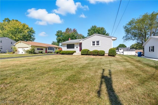 8010 Sigle Lane, Poland, OH 44514