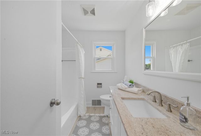 8010 Sigle Lane, Poland, OH 44514