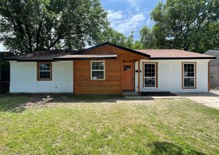 225 E Coral Way, Grand Prairie, TX 75051