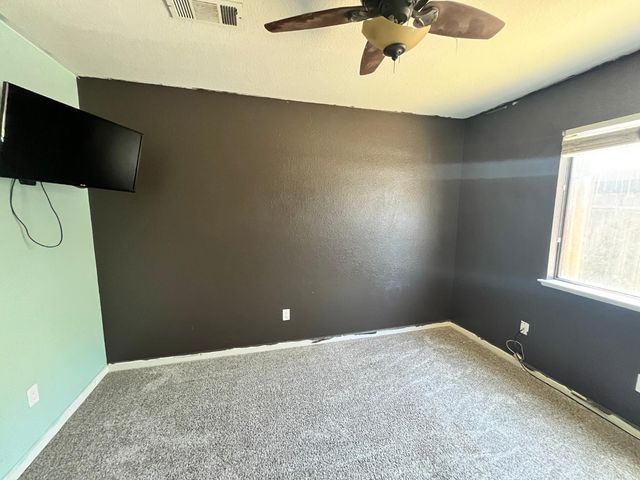 838 Mackilhaffy Dr, Patterson, CA 95363