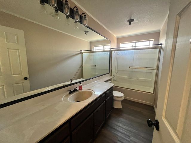 838 Mackilhaffy Dr, Patterson, CA 95363