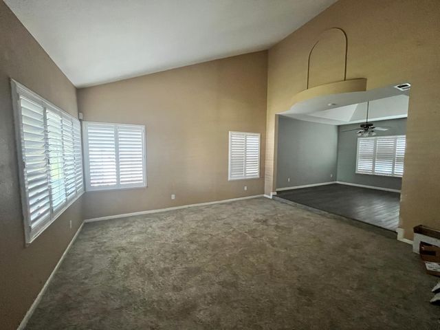 838 Mackilhaffy Dr, Patterson, CA 95363