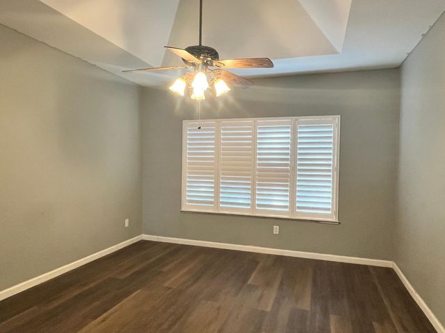 838 Mackilhaffy Dr, Patterson, CA 95363