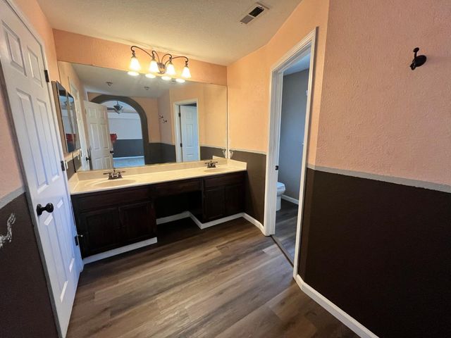 838 Mackilhaffy Dr, Patterson, CA 95363