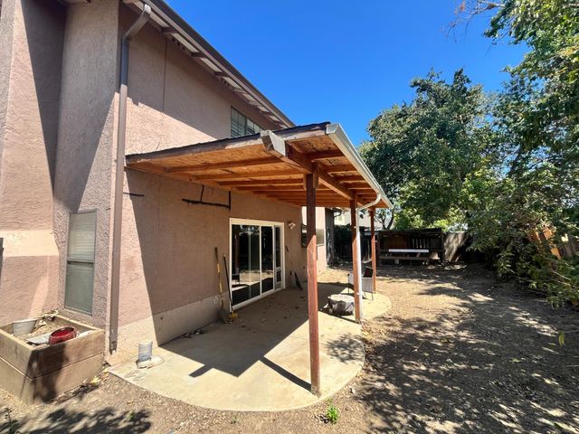 838 Mackilhaffy Dr, Patterson, CA 95363