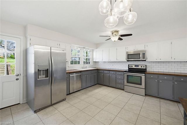 2122 Leeds Lane, Winston-salem, NC 27103