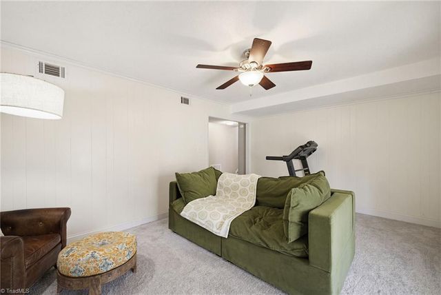 2122 Leeds Lane, Winston-salem, NC 27103