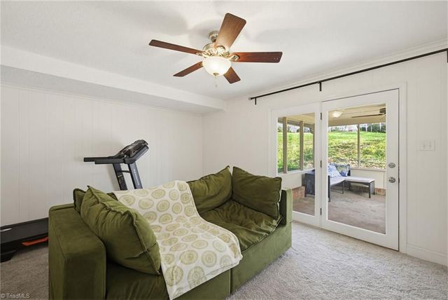 2122 Leeds Lane, Winston-salem, NC 27103