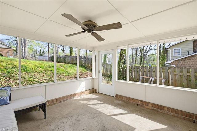 2122 Leeds Lane, Winston-salem, NC 27103