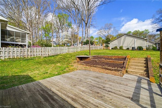 2122 Leeds Lane, Winston-salem, NC 27103