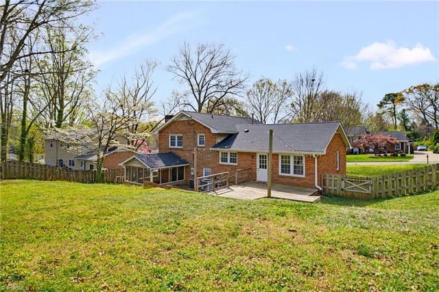 2122 Leeds Lane, Winston-salem, NC 27103