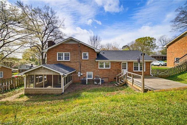 2122 Leeds Lane, Winston-salem, NC 27103