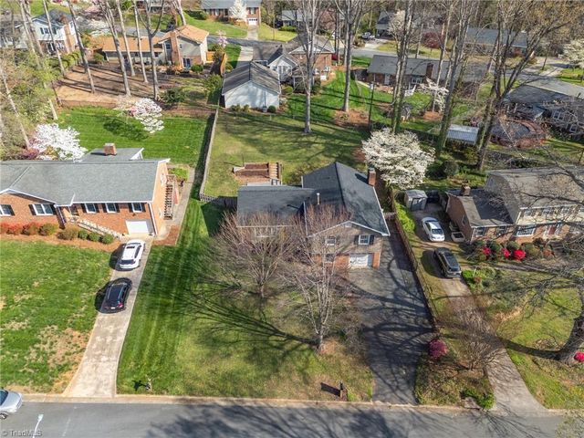 2122 Leeds Lane, Winston-salem, NC 27103