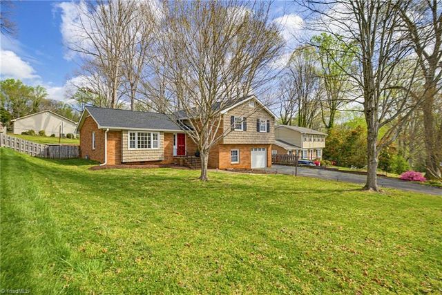 2122 Leeds Lane, Winston-salem, NC 27103