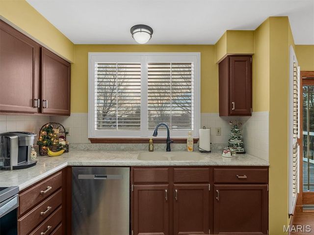 3809 Teton Creek Court, Florissant, MO 63034