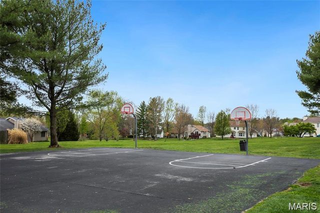 3809 Teton Creek Court, Florissant, MO 63034