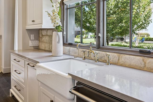 3402 Banbury Place, Houston, TX 77027