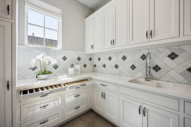 3402 Banbury Place, Houston, TX 77027