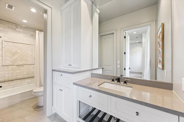 3402 Banbury Place, Houston, TX 77027