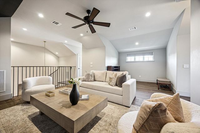 3402 Banbury Place, Houston, TX 77027