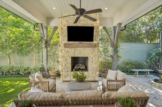 3402 Banbury Place, Houston, TX 77027