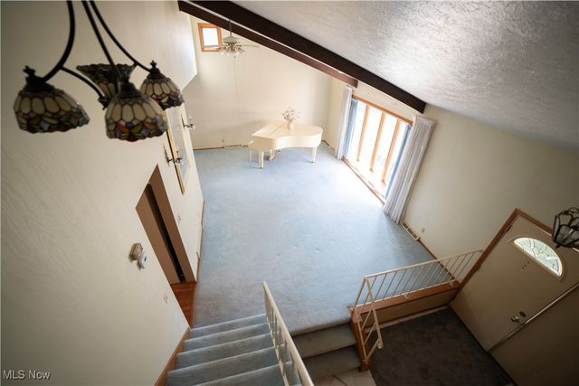 595 Jefferson Drive, Highland Heights, OH 44143