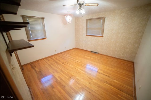 595 Jefferson Drive, Highland Heights, OH 44143