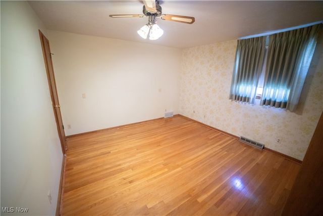 595 Jefferson Drive, Highland Heights, OH 44143