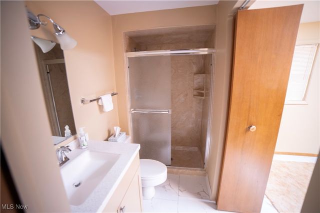 595 Jefferson Drive, Highland Heights, OH 44143