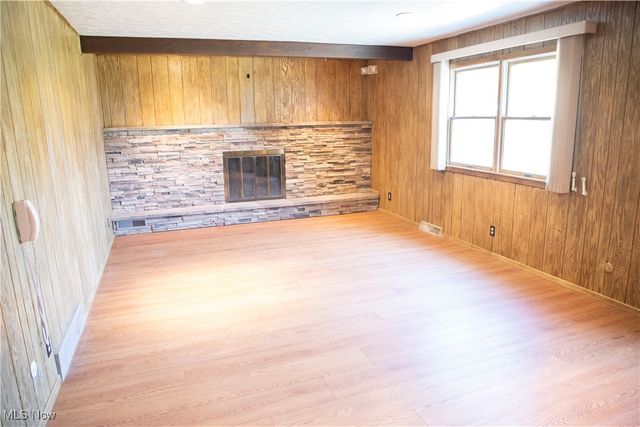 595 Jefferson Drive, Highland Heights, OH 44143