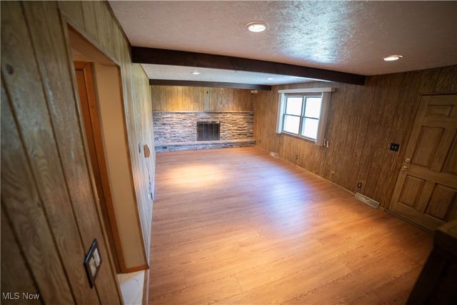 595 Jefferson Drive, Highland Heights, OH 44143