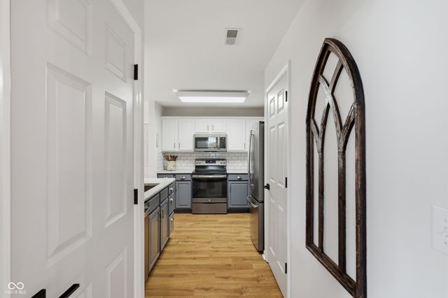 9550 Fireside Lane, Fishers, IN 46038