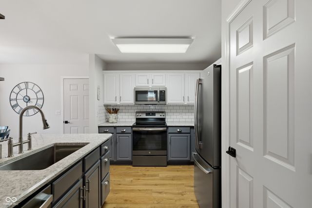 9550 Fireside Lane, Fishers, IN 46038
