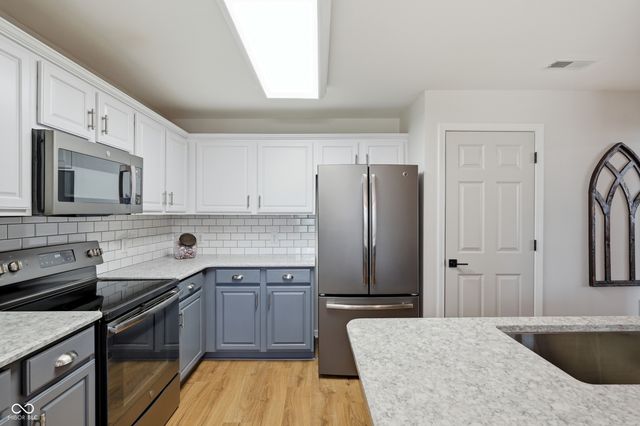 9550 Fireside Lane, Fishers, IN 46038