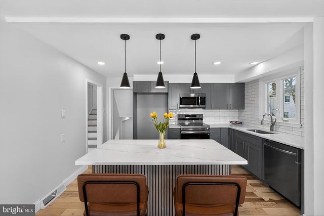 1206 W CHESTER PIKE, West Chester, PA 19382