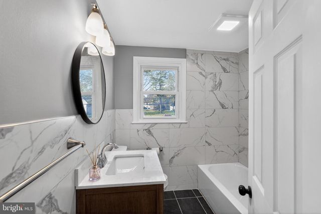 1206 W CHESTER PIKE, West Chester, PA 19382