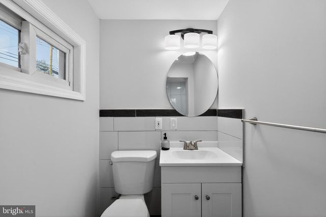 1206 W CHESTER PIKE, West Chester, PA 19382