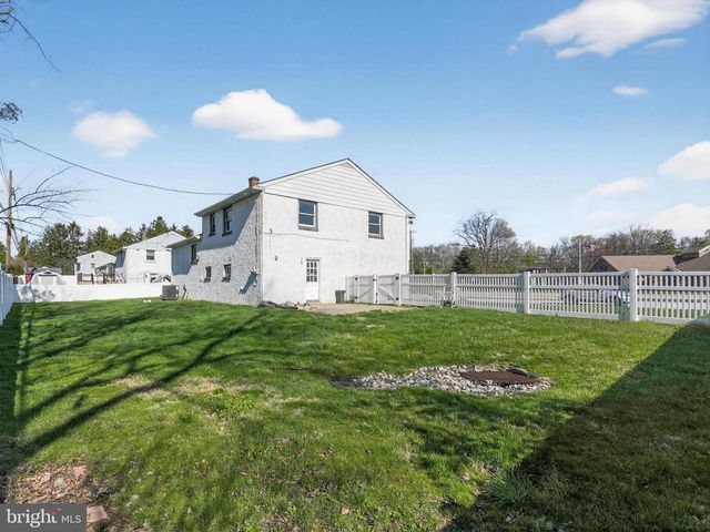 1206 W CHESTER PIKE, West Chester, PA 19382