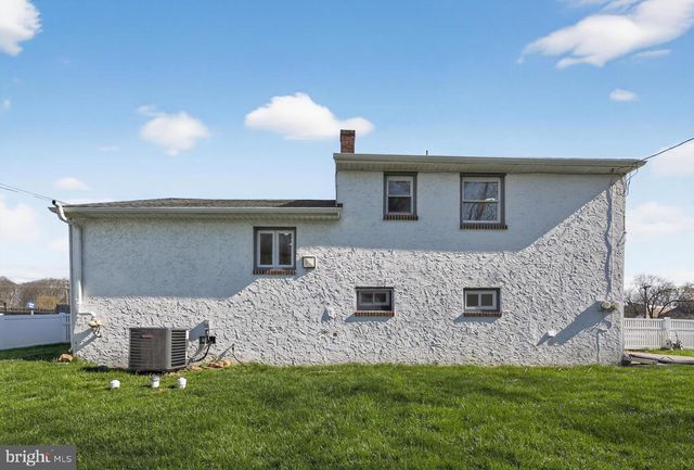 1206 W CHESTER PIKE, West Chester, PA 19382