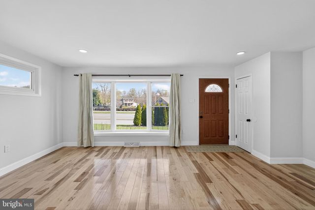 1206 W CHESTER PIKE, West Chester, PA 19382